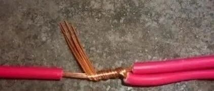 两根2.5平方电线拧在一起相当于5平方电线吗？